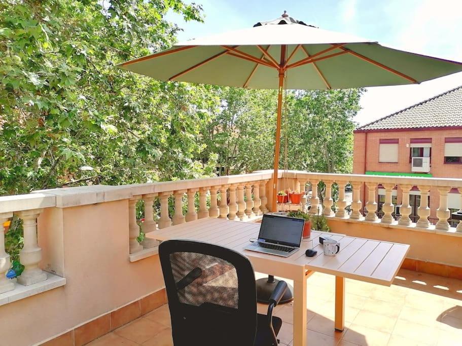 Atico Con Terraza Y Chimenea Junto A Universidad 알칼라데에나레스 외부 사진